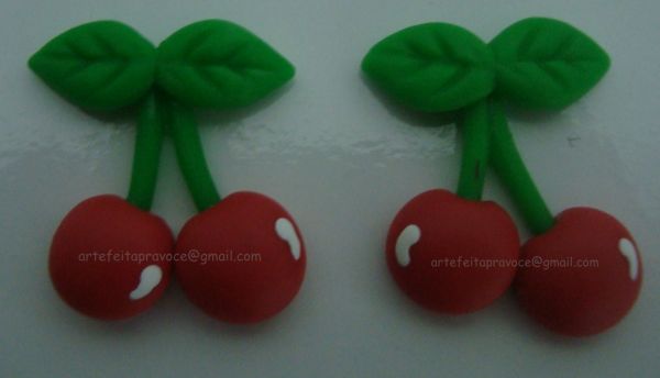 APLIQUE DE CEREJA
